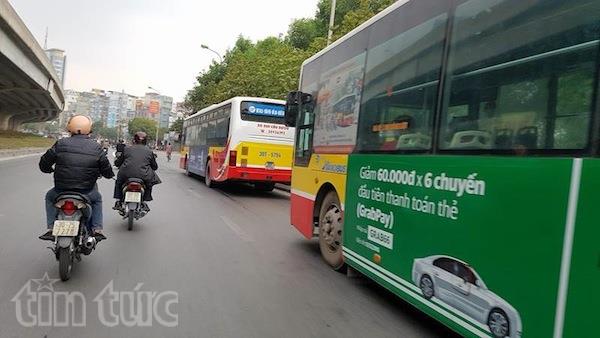 Chiều mùng 5 Tết, cửa ngõ phía Nam ùn ứ, các cửa ngõ vào nội đô 'vắng lạ' ảnh 6